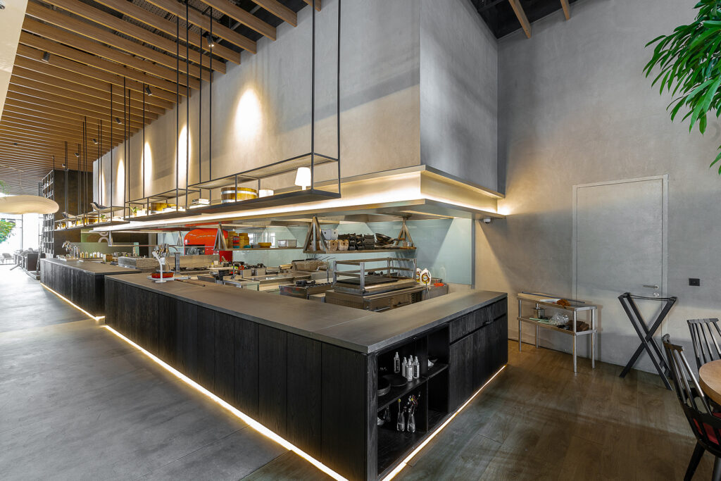 گالری میکروسمنت هایکا هایکا اجرا میکروسمنت در کافه