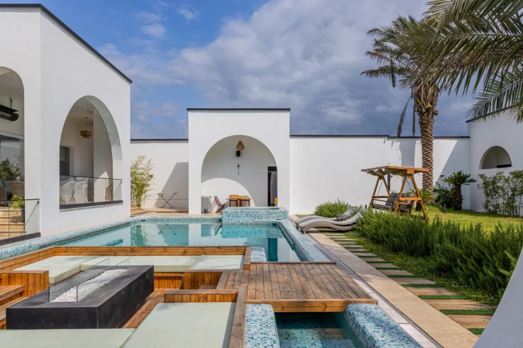 Hayka microcement pool edge finish